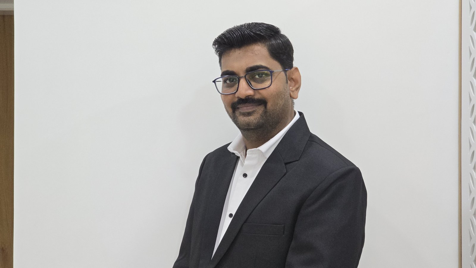 Alpesh Nakrani, operator, author, CRO at Devlyn AI.
